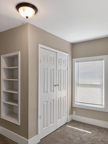 2040 AVENUE A, Council Bluffs, IA 51501