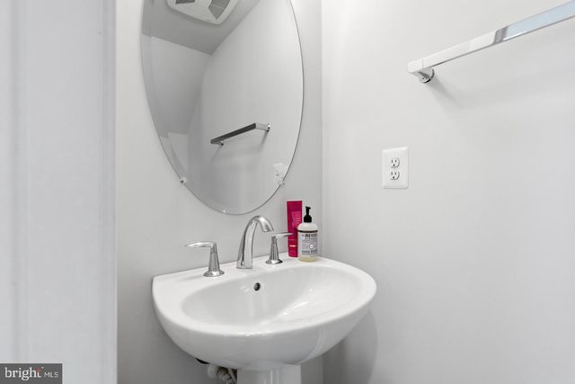 43728 TRANSIT SQ, Ashburn, VA 20147