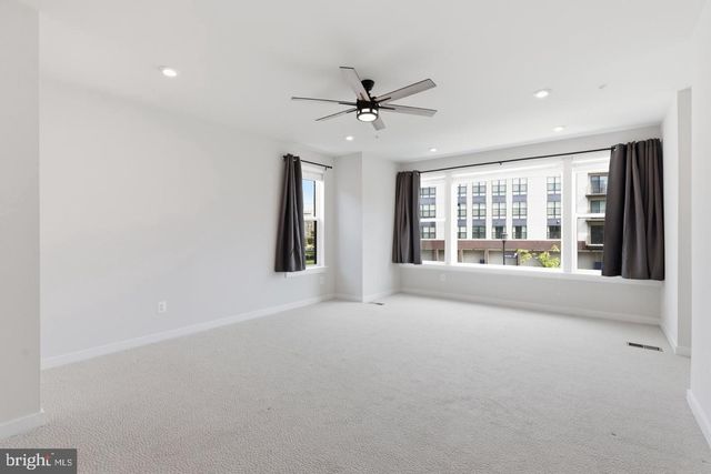 43728 TRANSIT SQ, Ashburn, VA 20147
