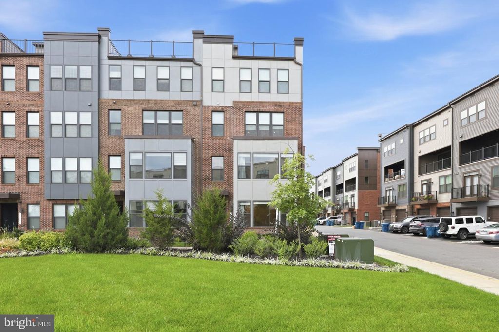 43728 TRANSIT SQ, Ashburn, VA 20147