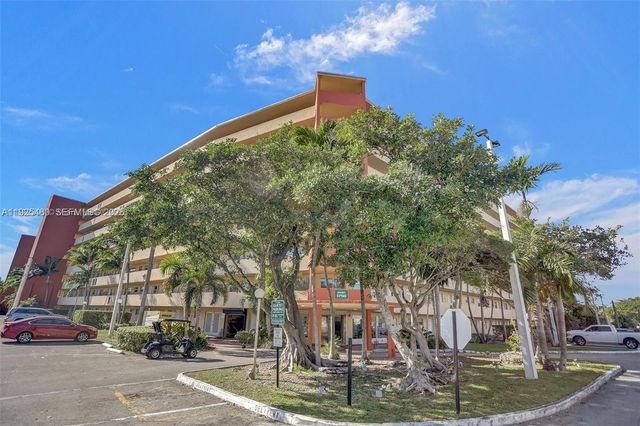 1750 NE 191st St 125-4, Miami, FL 33179