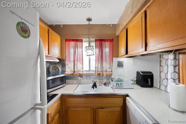 21821 Concord Street, Southfield, MI 48076