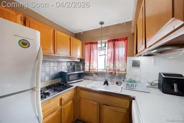 21821 Concord Street, Southfield, MI 48076