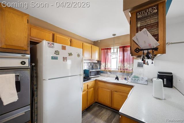 21821 Concord Street, Southfield, MI 48076