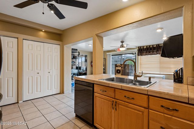 2152 S Harrison Road, Tucson, AZ 85748
