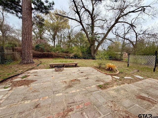 2916 Crestview Ave, Tyler, TX 75701