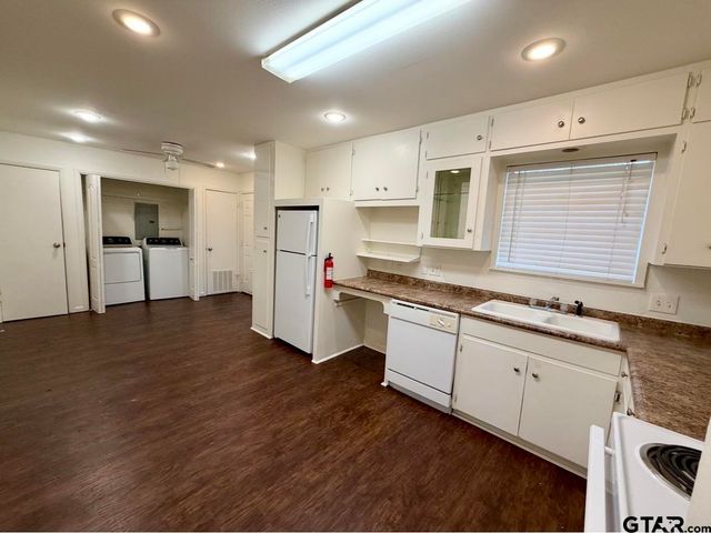 2916 Crestview Ave, Tyler, TX 75701