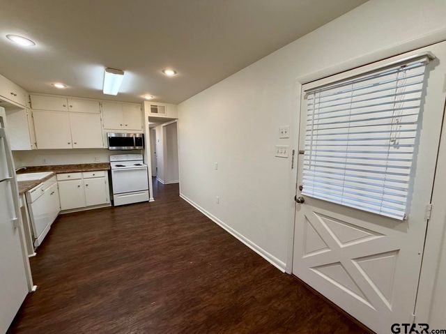 2916 Crestview Ave, Tyler, TX 75701