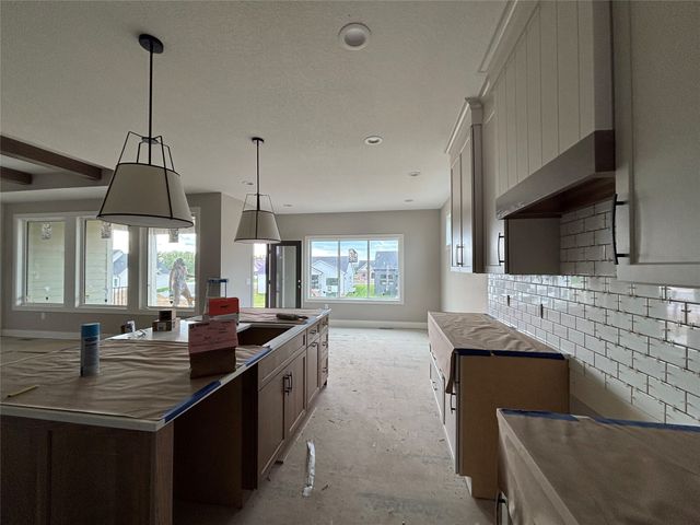 1387 S Lotus Place, West Des Moines, IA 50266
