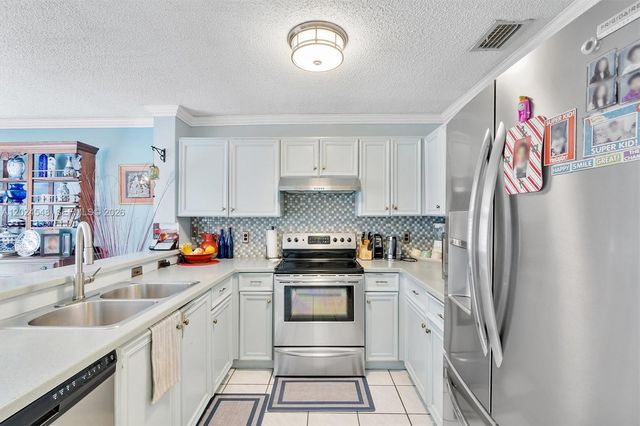 14515 SW 139th Ave Circle E, Miami, FL 33186
