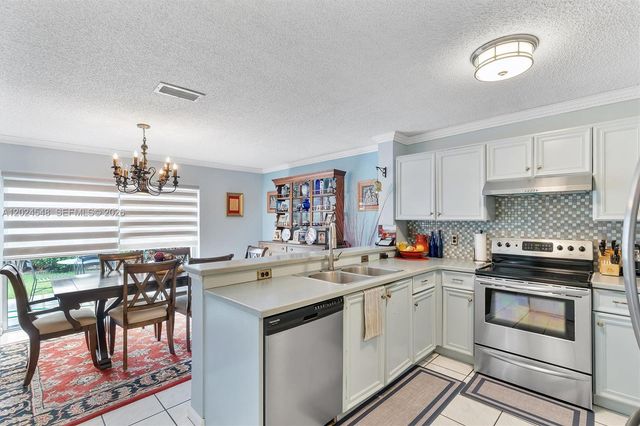14515 SW 139th Ave Circle E, Miami, FL 33186