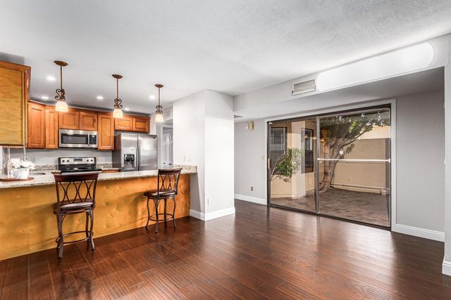 5713 W Gelding Drive, Glendale, AZ 85306
