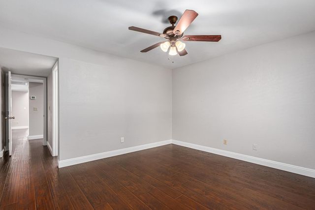 5713 W Gelding Drive, Glendale, AZ 85306
