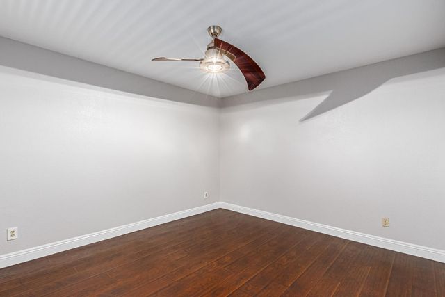 5713 W Gelding Drive, Glendale, AZ 85306