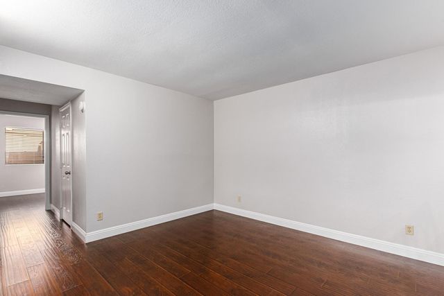5713 W Gelding Drive, Glendale, AZ 85306