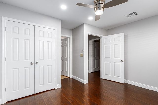 5713 W Gelding Drive, Glendale, AZ 85306