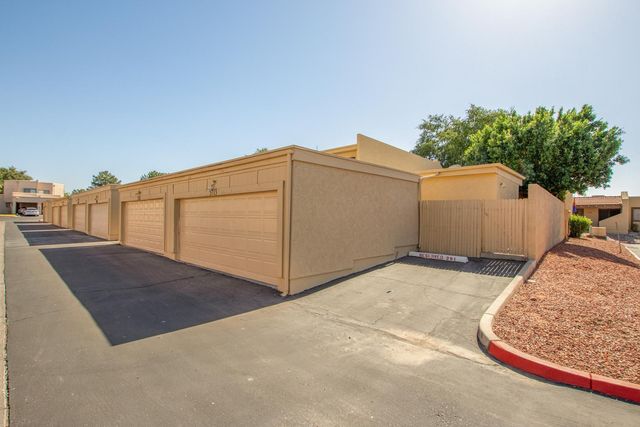 5713 W Gelding Drive, Glendale, AZ 85306