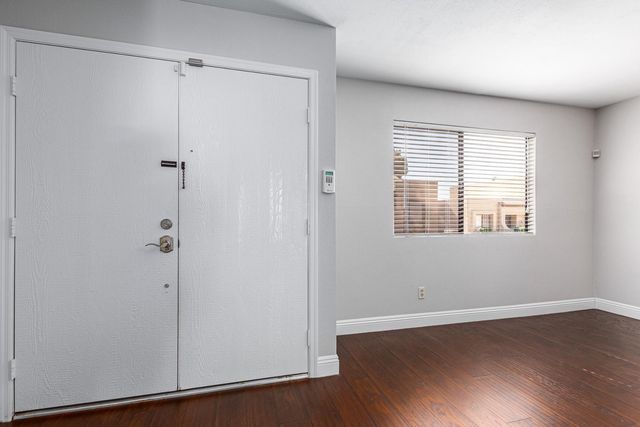 5713 W Gelding Drive, Glendale, AZ 85306
