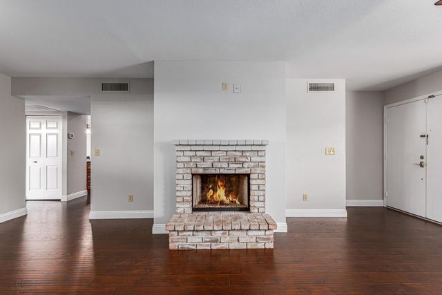 5713 W Gelding Drive, Glendale, AZ 85306