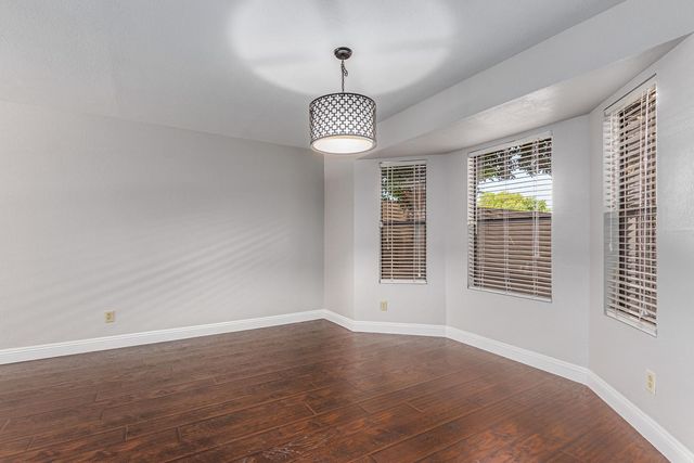 5713 W Gelding Drive, Glendale, AZ 85306