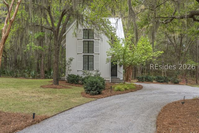 26 Plum Thicket Rd, Bluffton, SC 29910