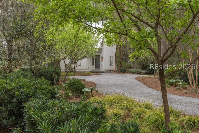 26 Plum Thicket Rd, Bluffton, SC 29910