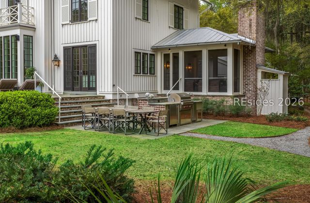 26 Plum Thicket Rd, Bluffton, SC 29910