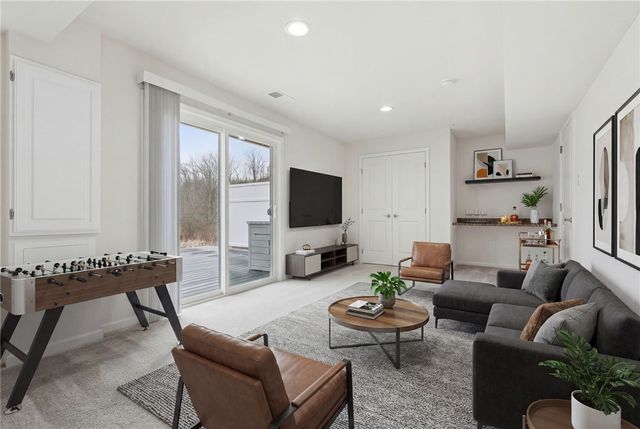 103 John St, South Strabane, PA 15301