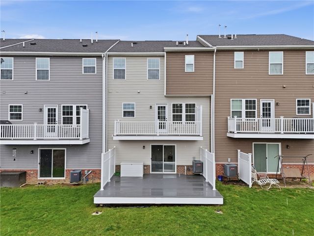 103 John St, South Strabane, PA 15301