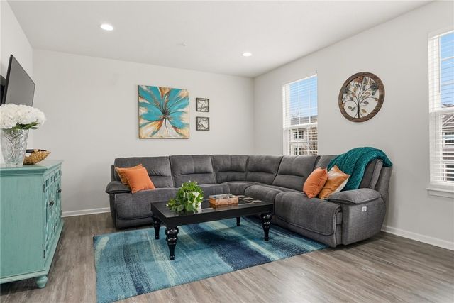 103 John St, South Strabane, PA 15301