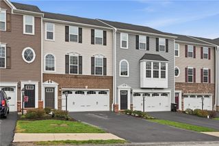 103 John St, South Strabane, PA 15301