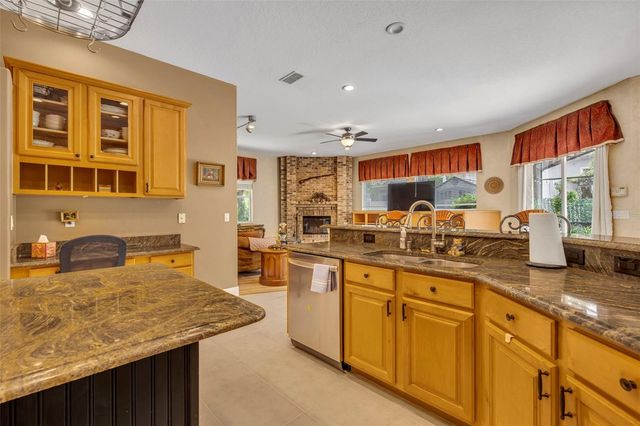 2518 EMERALD TREE LANE, Apopka, FL 32712