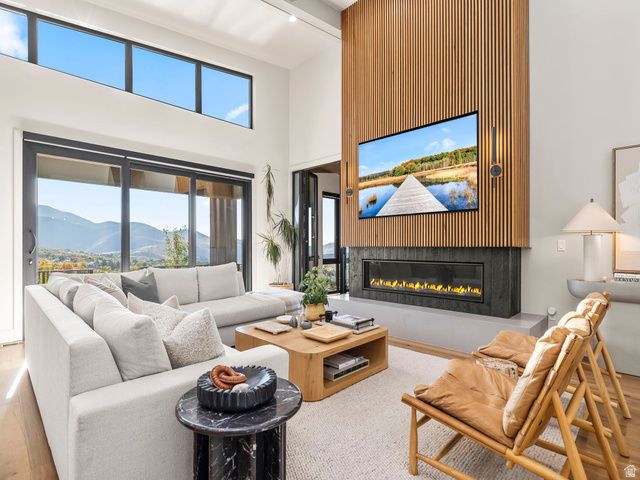 706 S NEBO CIR, Woodland Hills, UT 84653