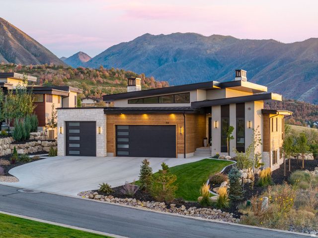 706 S NEBO CIR, Woodland Hills, UT 84653