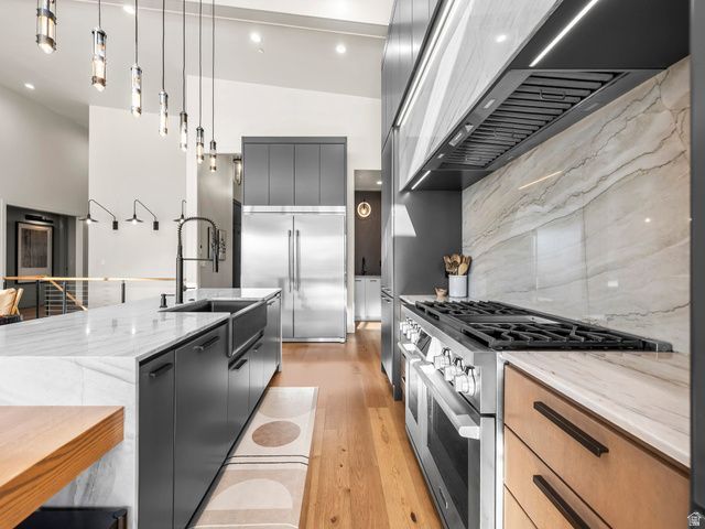 706 S NEBO CIR, Woodland Hills, UT 84653