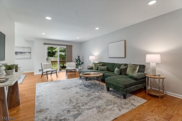 25 Knutsen Dr, West Orange Twp., NJ 07052