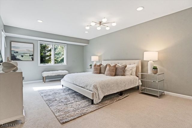 25 Knutsen Dr, West Orange Twp., NJ 07052