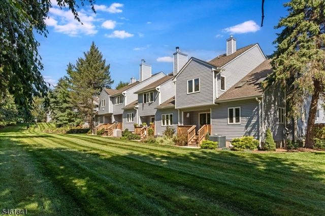 25 Knutsen Dr, West Orange Twp., NJ 07052