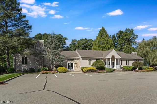 25 Knutsen Dr, West Orange Twp., NJ 07052