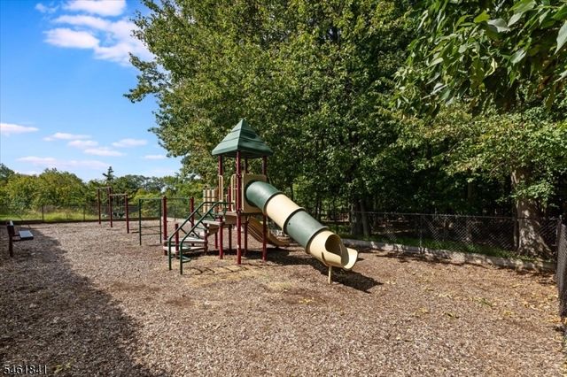 25 Knutsen Dr, West Orange Twp., NJ 07052