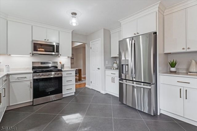 25 Knutsen Dr, West Orange Twp., NJ 07052
