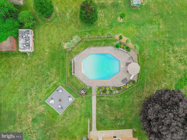 1716 GAYFIELDS DR, Silver Spring, MD 20906
