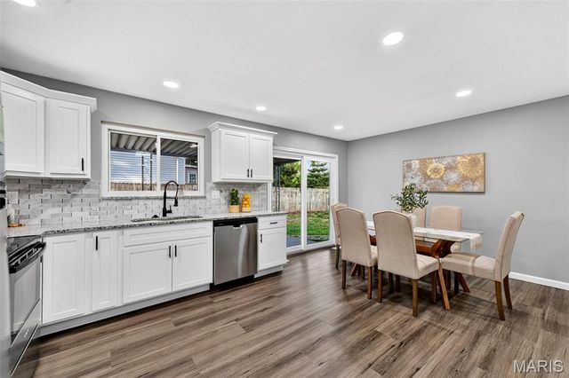 11837 Brookmont Drive, Maryland Heights, MO 63043