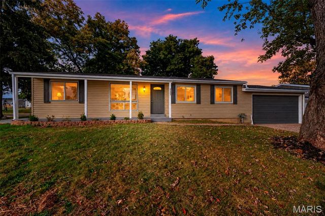 11837 Brookmont Drive, Maryland Heights, MO 63043