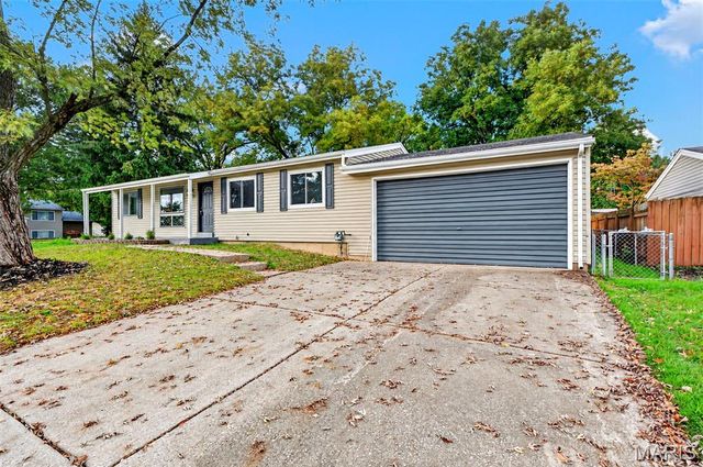 11837 Brookmont Drive, Maryland Heights, MO 63043
