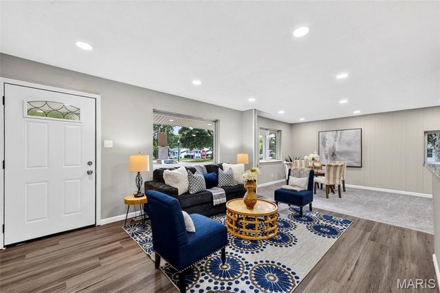 11837 Brookmont Drive, Maryland Heights, MO 63043