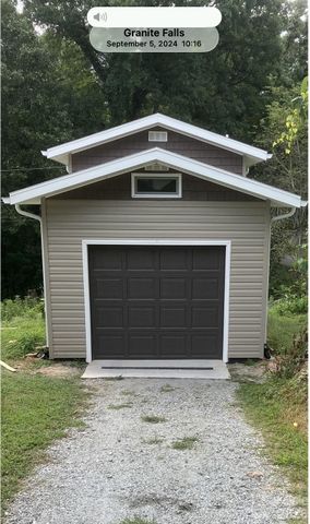 2 Oak Street, Granite Falls, NC 28630