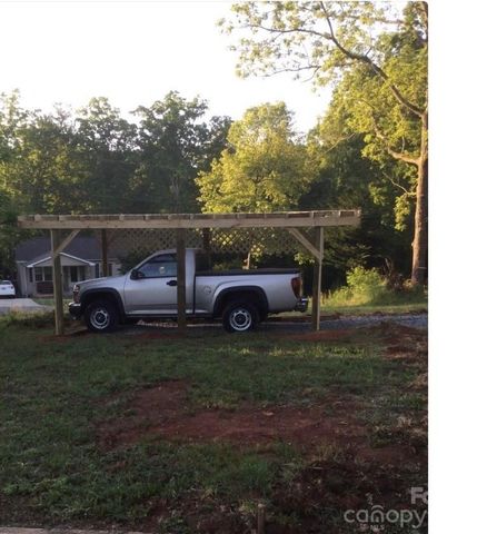 2 Oak Street, Granite Falls, NC 28630