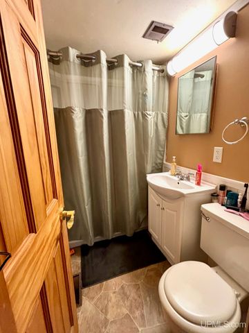 105 Constellation Avenue, Gwinn, MI 49841