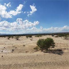 9 Bullion Mountain Rd, 29 Palms, CA 92277